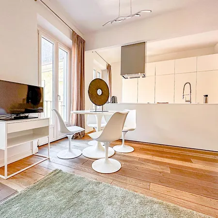 Montenapoleone Luxury アパート ミラノ