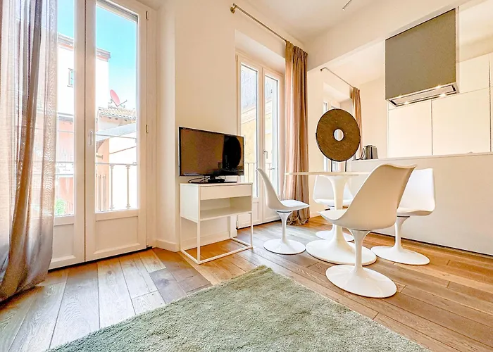 Montenapoleone Luxury Mediolan